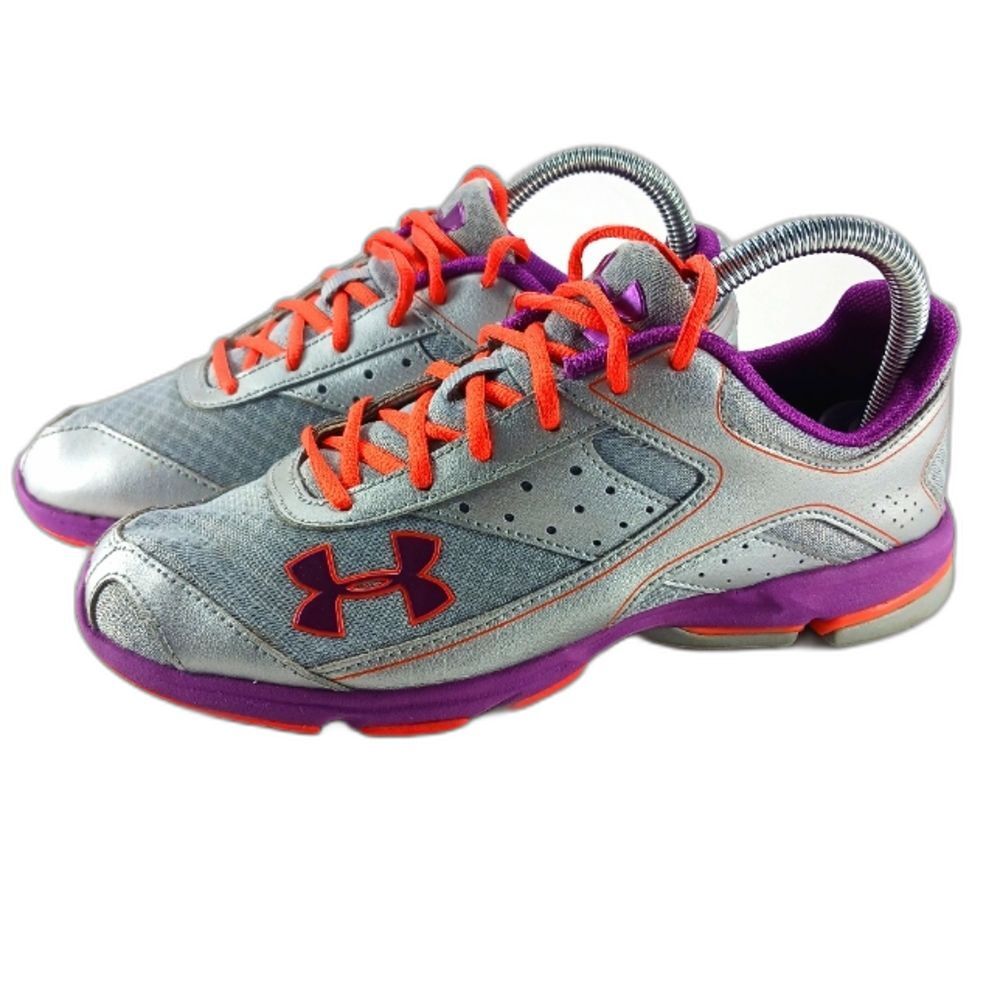 UnderArmour Silver Athletic Shoe 6.5Y. Fits like Women's 7.5. Silver.